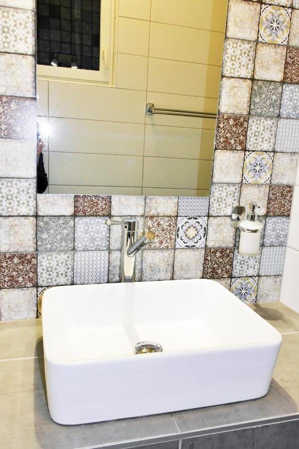 Unique Town Apartment. Clear Comfort. Апартаменти *