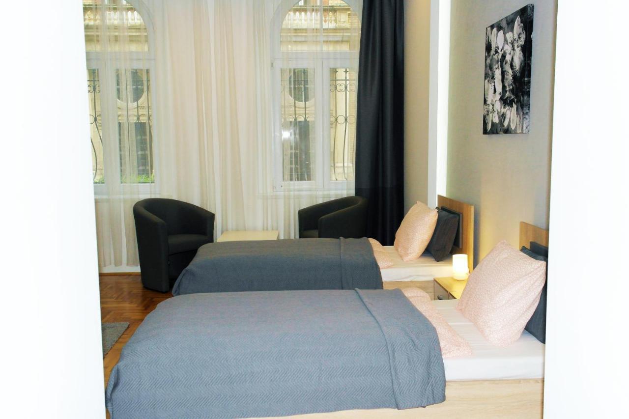 Unique Town Apartment. Clear Comfort. Апартаменти Будапешт