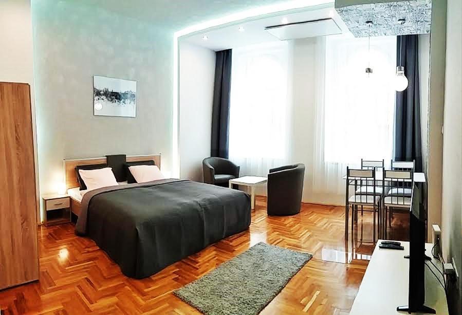 Апартаменти Unique Town Apartment. Clear Comfort. Будапешт